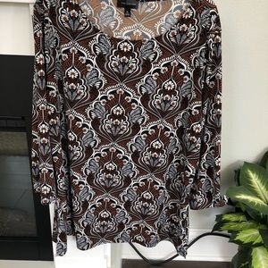 Three -quarter sleeve top